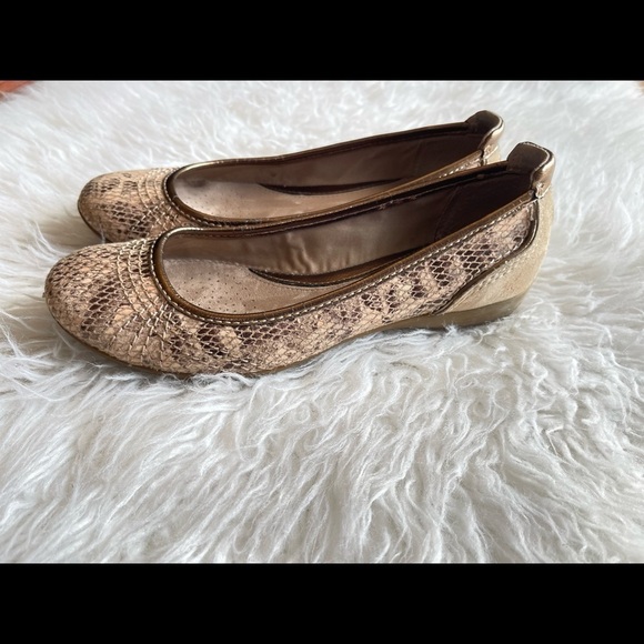 Giani Bernini Women’s Size 6 Brown Bronze Snakeskin Look Kat Flats Preowned. - Picture 1 of 9